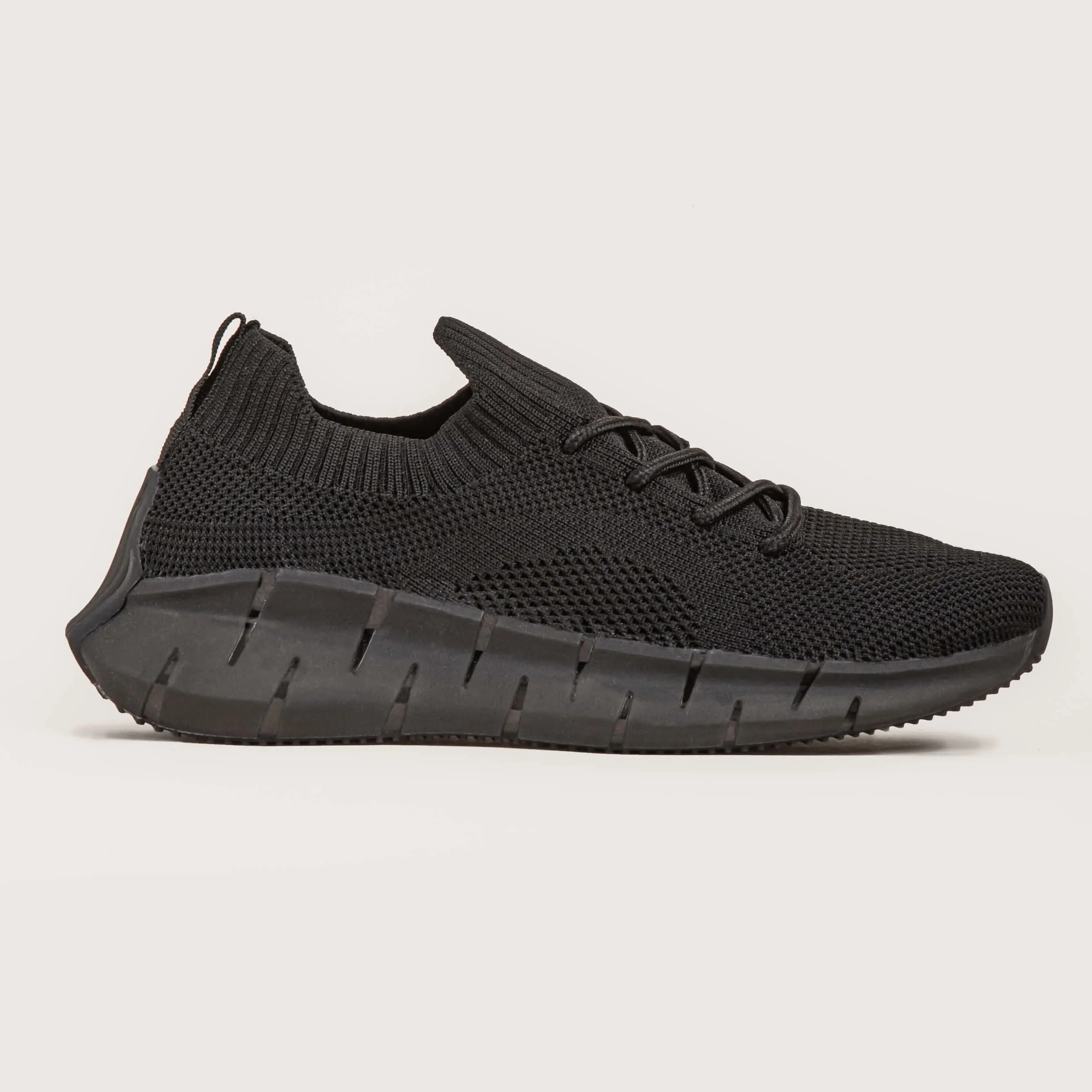 Burst Flyknit Sneaker - Black